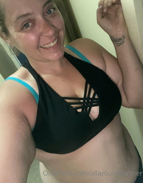 allaroundfarmer エロティックモデル 写真