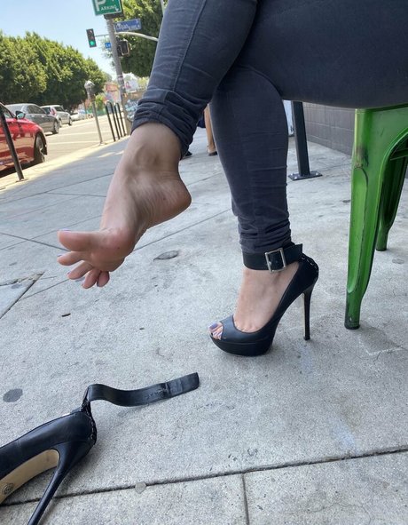 Serving Gaia エロティックなスター ギャラリー