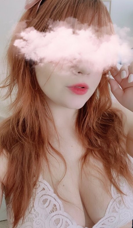 ブルネットの看護師OnlyFans 可愛い 写真