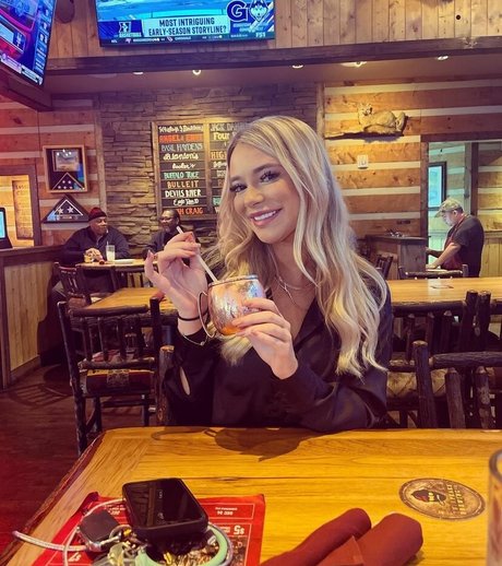 Avery Trail ポルノモデル 写真