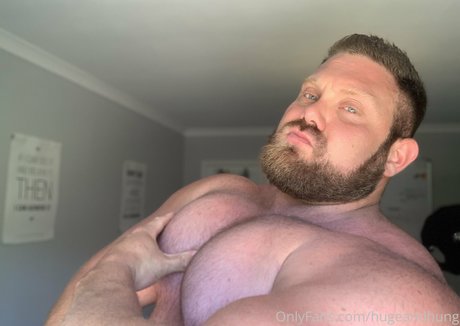 hugeandhung ポルノスター 独占 画像