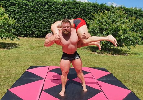 hugeandhung 最高のモデル 写真