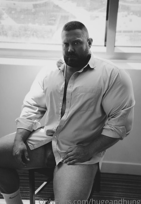 hugeandhung ポルノスター アダルト 画像