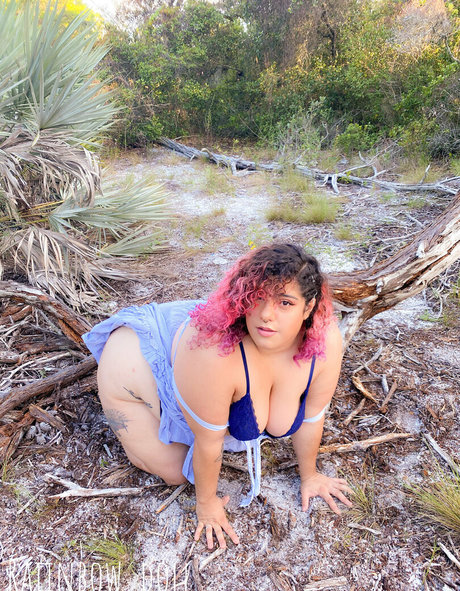 raiindoll ヌードスター 写真