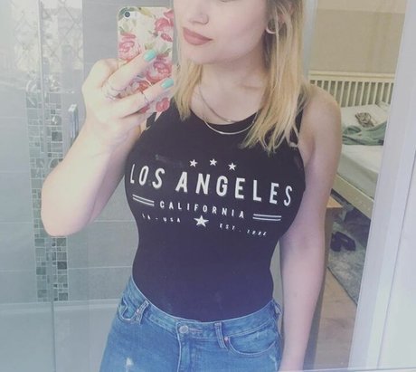 Honey And Sulphur アダルトスター 写真