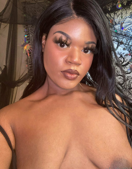 plushd0ll ホットなモデル 写真