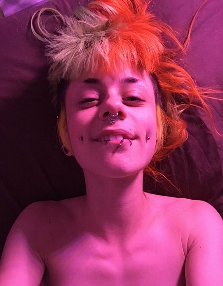 rudecrudenfree エロティックなスター 写真