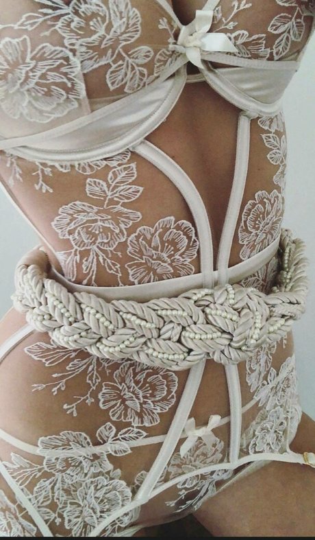 お金 OnlyFans ホットヌード 写真