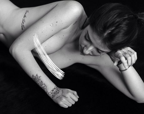 Larissa Basgal 完璧なポルノスター 写真