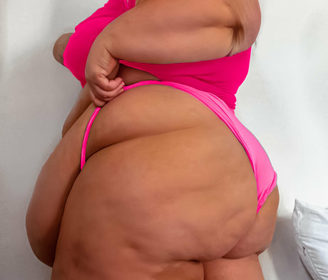 fluffybarbie ヌード女優 写真