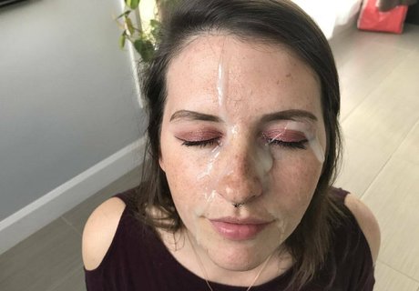 エモオンリーファン エロチック 写真