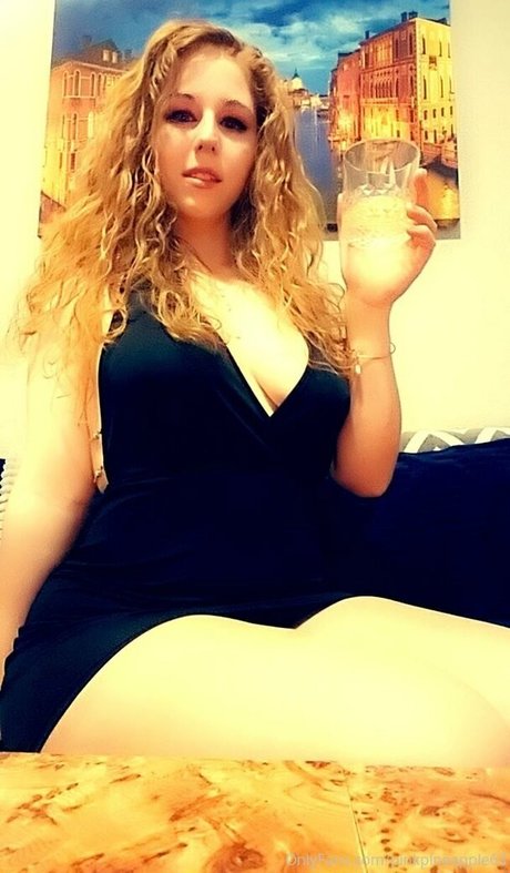 pinkpineapple63 無料女優 画像