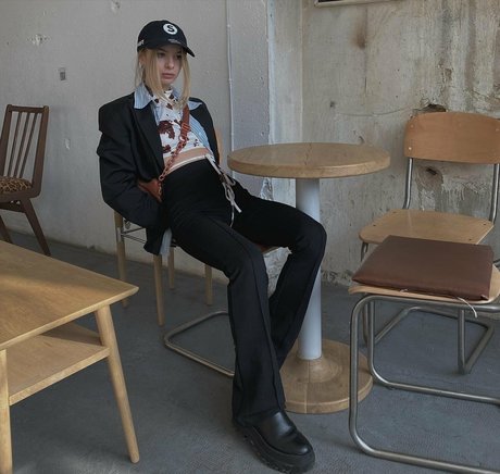 emilylism ポルノスター 独占 写真