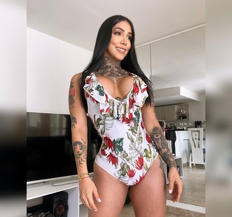 曲線美の赤毛OnlyFans ホットセクシー 写真