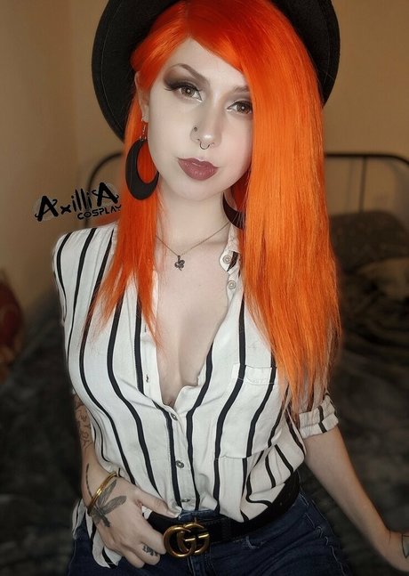 axillia top profile image