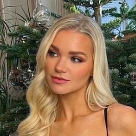 コスプレ フェムボーイ オンリーファンズ ホットヌード 写真