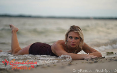 アジアの女性支配OnlyFans 素敵 画像