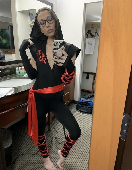 realgarnetrose top profile image