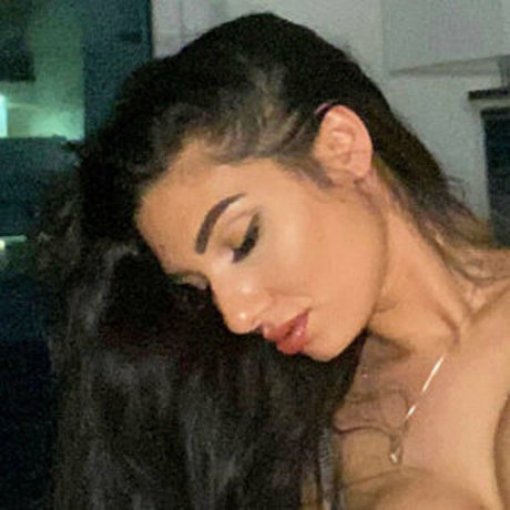 痩せた金髪の熟女OnlyFans セクシー裸 画像