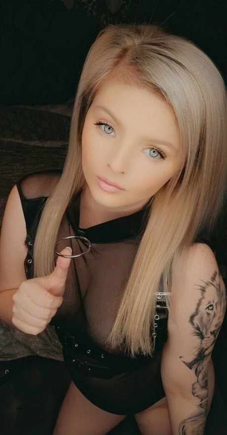 ラテックスOnlyFans 無料セクシー 写真