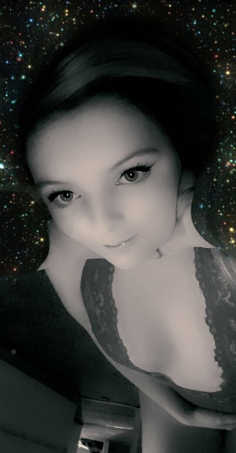 小さいチンポOnlyFans セクシーヌード 画像