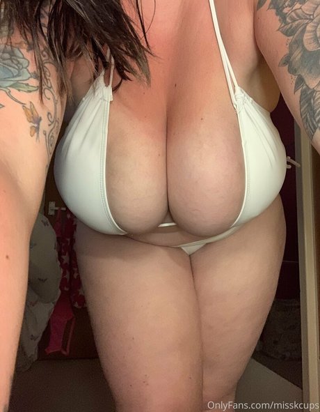 misskcups セックス女優 画像