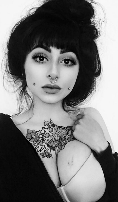 美しいベイビーOnlyFans 無料ヌード 写真