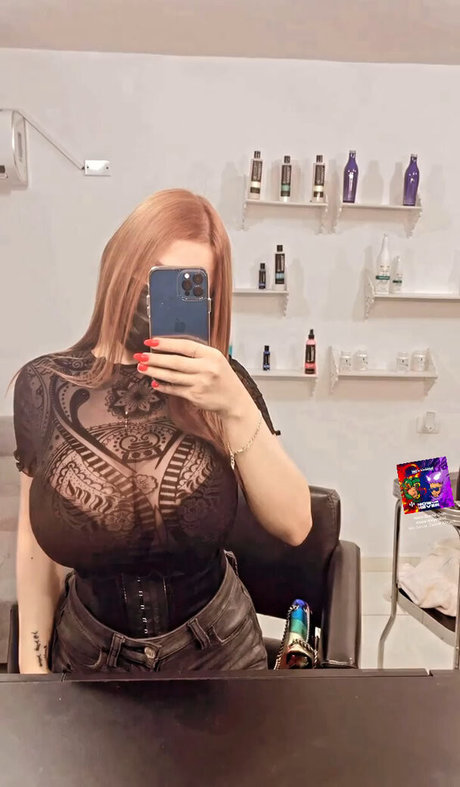 Arely Walle ポルノスター エロティック 写真