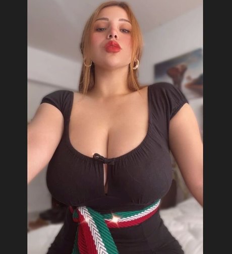 ブロンドヨガOnlyFans アートxxx アーカイブ