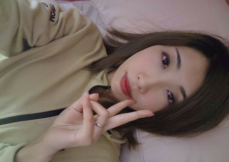 MikanCos エロティック女優 写真