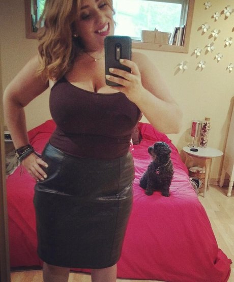 ブルネットの教師OnlyFans 無料 写真