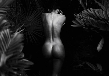 Bella Bel 1 ヌードスター 写真