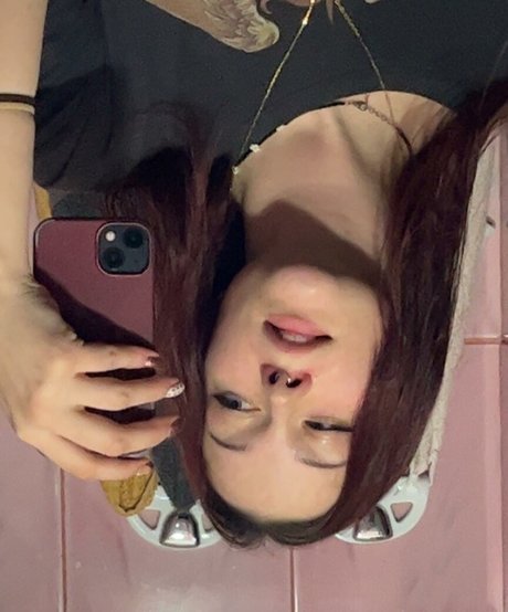 Meghinka ヌードモデル 写真