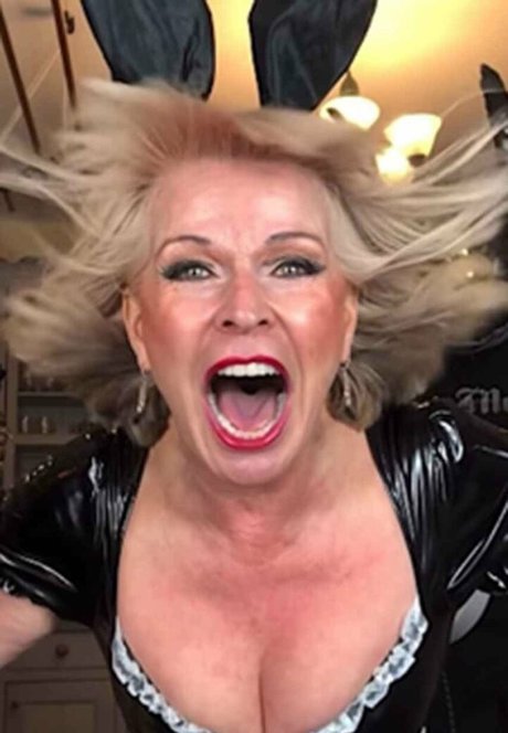 アジアンタトゥー OnlyFans ポルノ 画像