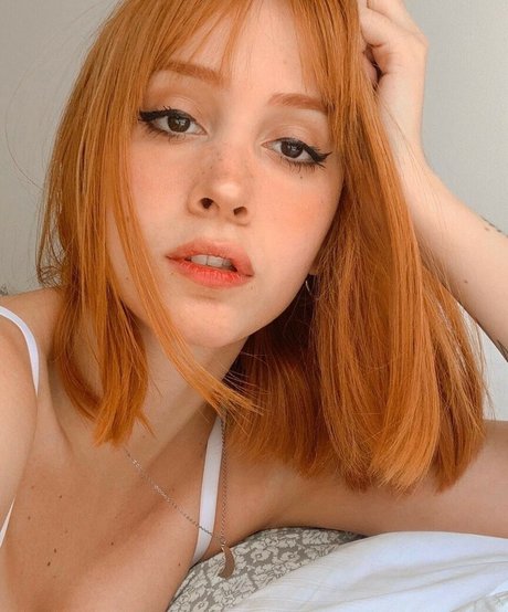 曲線美の赤毛OnlyFans アートxxx 写真