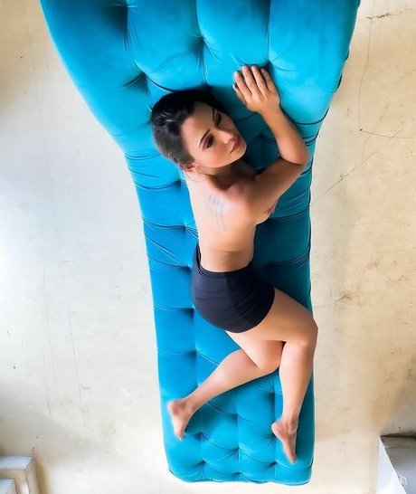 Karrishma Kar スター ヌード 画像