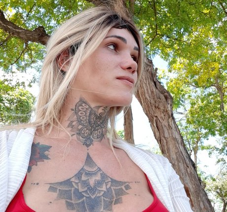 Sabrina Prezotte アートモデル 写真