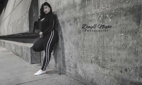 Kim burleey 独占モデル 写真