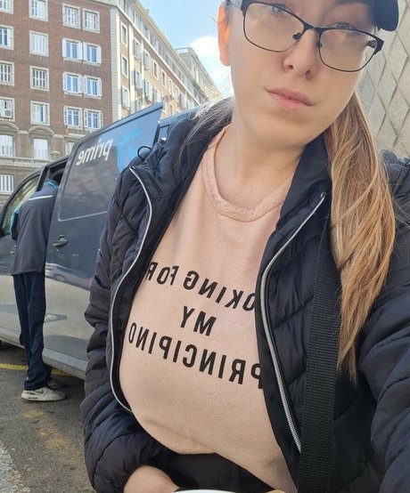 Blondy1 ポルノスター HD ギャラリー