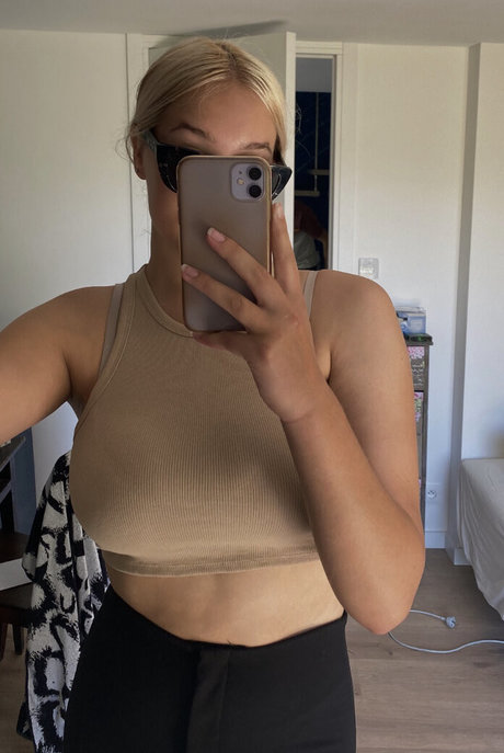 Blondy1 美しいモデル 写真