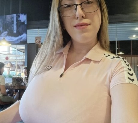 Blondy1 top profile image