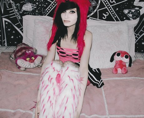 Urfavemo666 スター 裸 写真