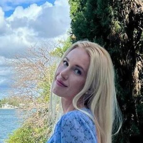 Maria Doroshina 無料のスター 写真