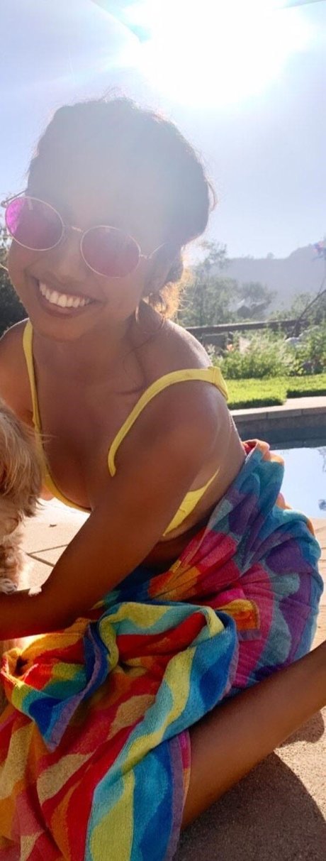 アジア人トゥインクOnlyFans セクシー 画像