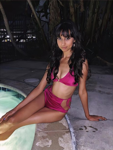 黒檀の小人OnlyFans ホット 写真