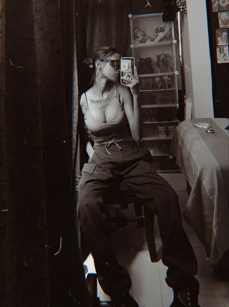 中出しアジア人OnlyFans セクシーヌード 写真