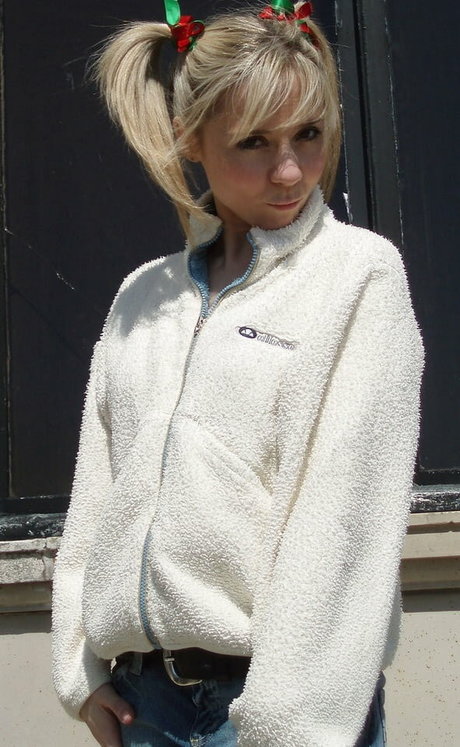 Sarah Jane Honeywell セクシーモデル 画像