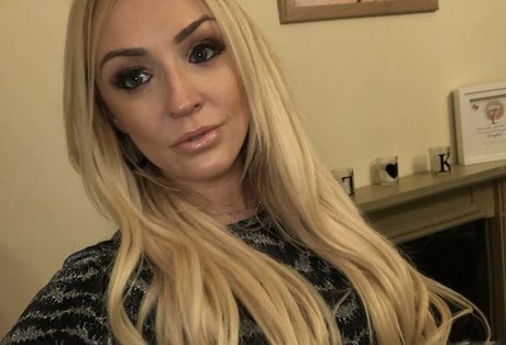 Amber Deen 完璧な女優 写真