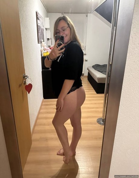 kathi tt8s 無料のポルノスター 写真