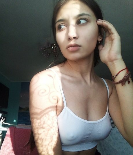 Yulia Sweet Girl ホットなポルノスター ギャラリー